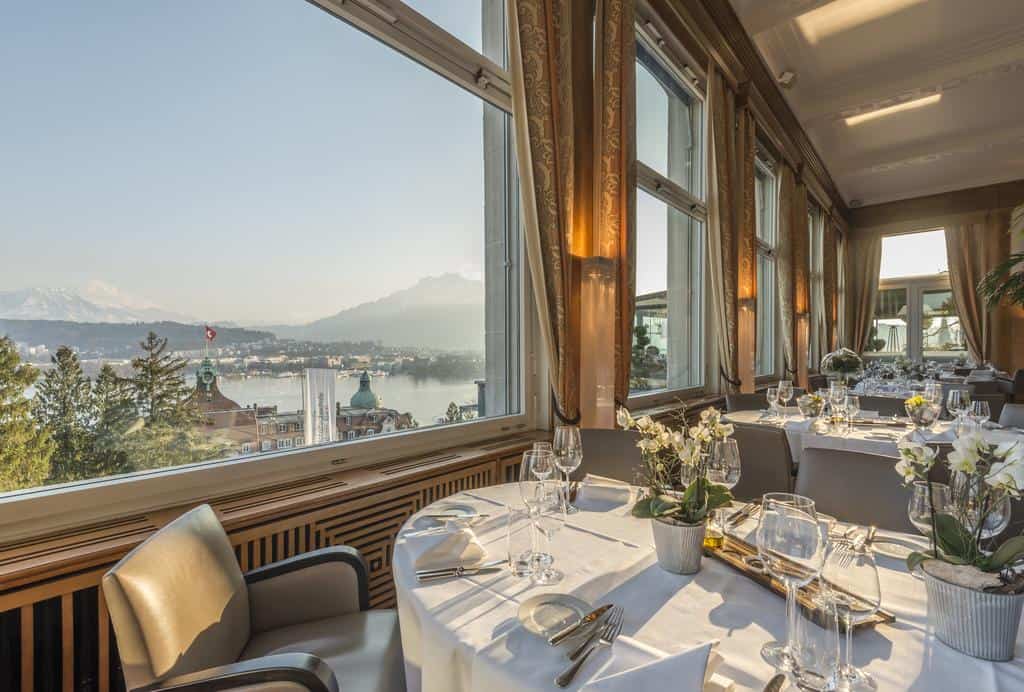 Fine dining with lake views at Hotel Montana