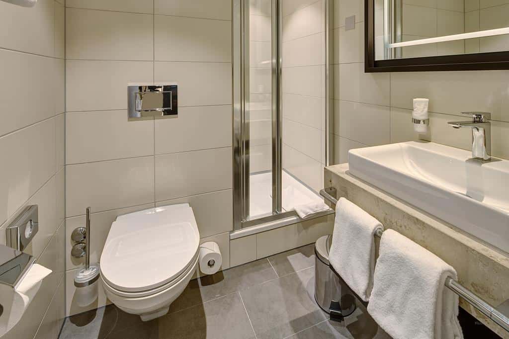 Compact bathroom at Hotel Restaurant Stern Luzern