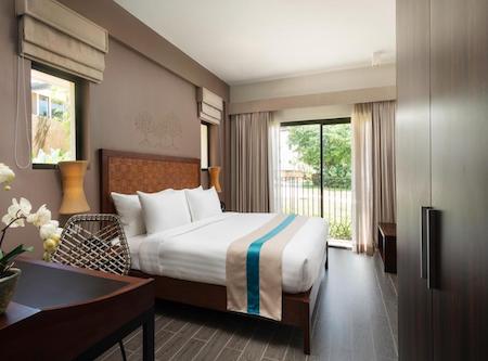 BACAU BAY RESORT CORON