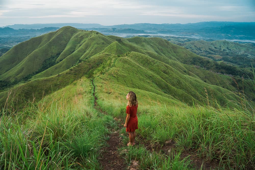 binabaje hills, binabaje hills alicia, binbaje hills hike bohol, binbaje hills bohol, binabaje hills hike