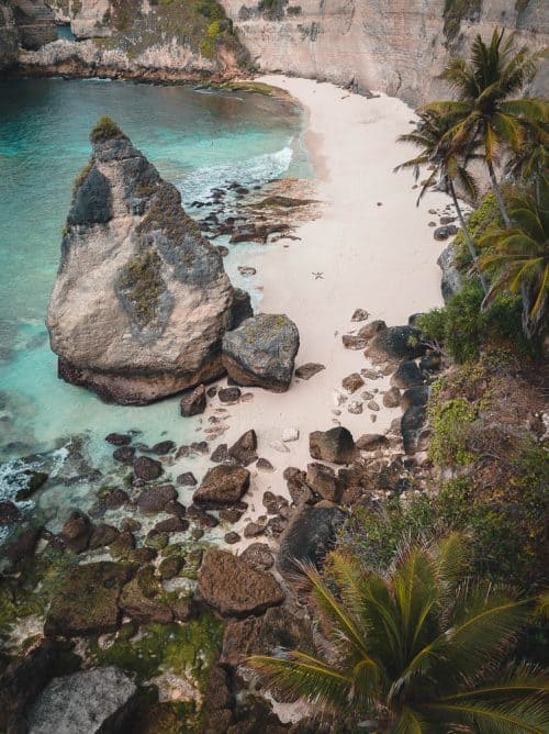 diamond beach nusa penida, atuh beach, atuh beach nusa penida