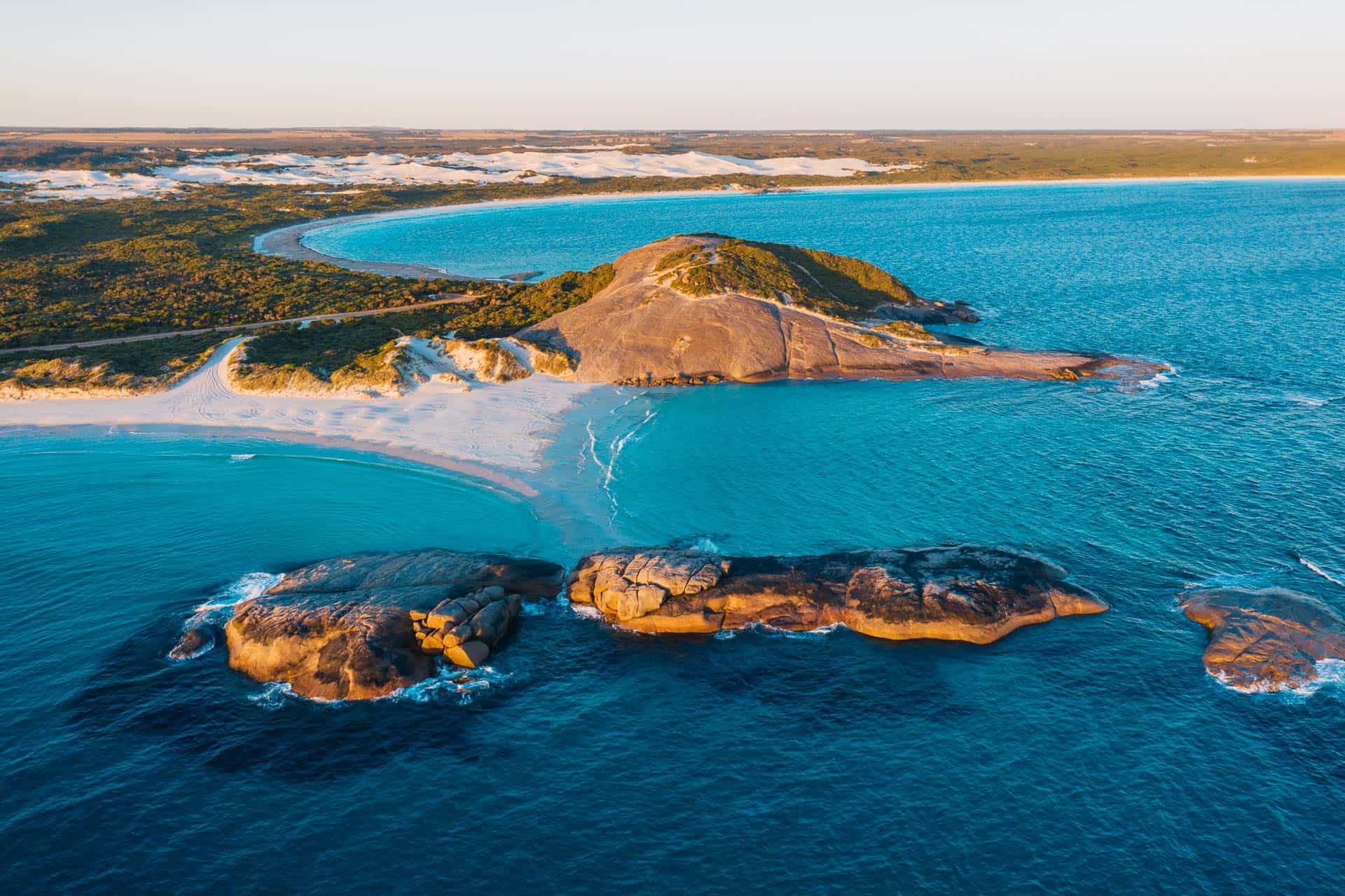 things to do in esperance, what to do in esperance, esperance things to do, esperance attractions, beaches in esperance, wylie bay rock, wylie bay rock esperance