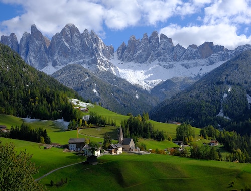 dolomites hiking tours, dolomites walking tour, dolomites guided hikes, dolomites trekking tour, guided hikes dolomites, dolomites walking tours, dolomite trekking, dolomite hiking tours