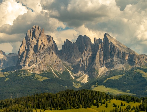 dolomites hiking tours, dolomites walking tour, dolomites guided hikes, dolomites trekking tour, guided hikes dolomites, dolomites walking tours, dolomite trekking, dolomite hiking tours