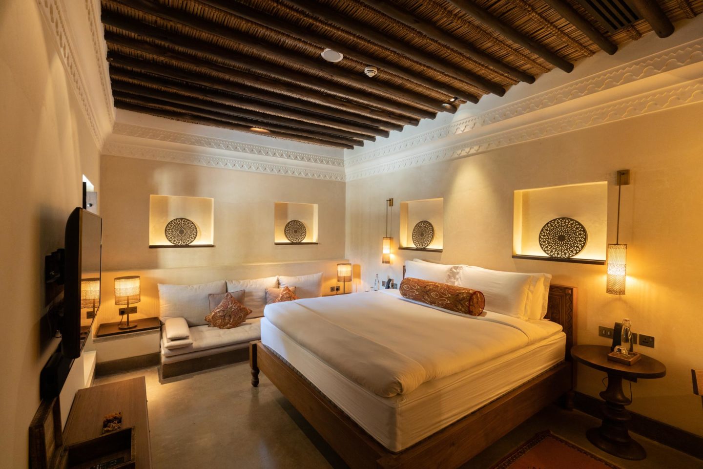 how to book cheap hotels, best way to book hotels, best day to book a hotel, how to find cheap hotels, how to get cheap hotels, cheapest hotel website